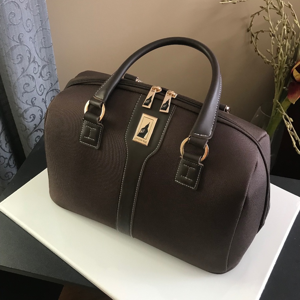 London Fog Oxford II Carryon / overnight bag NEW 16” x 8” x 10” high